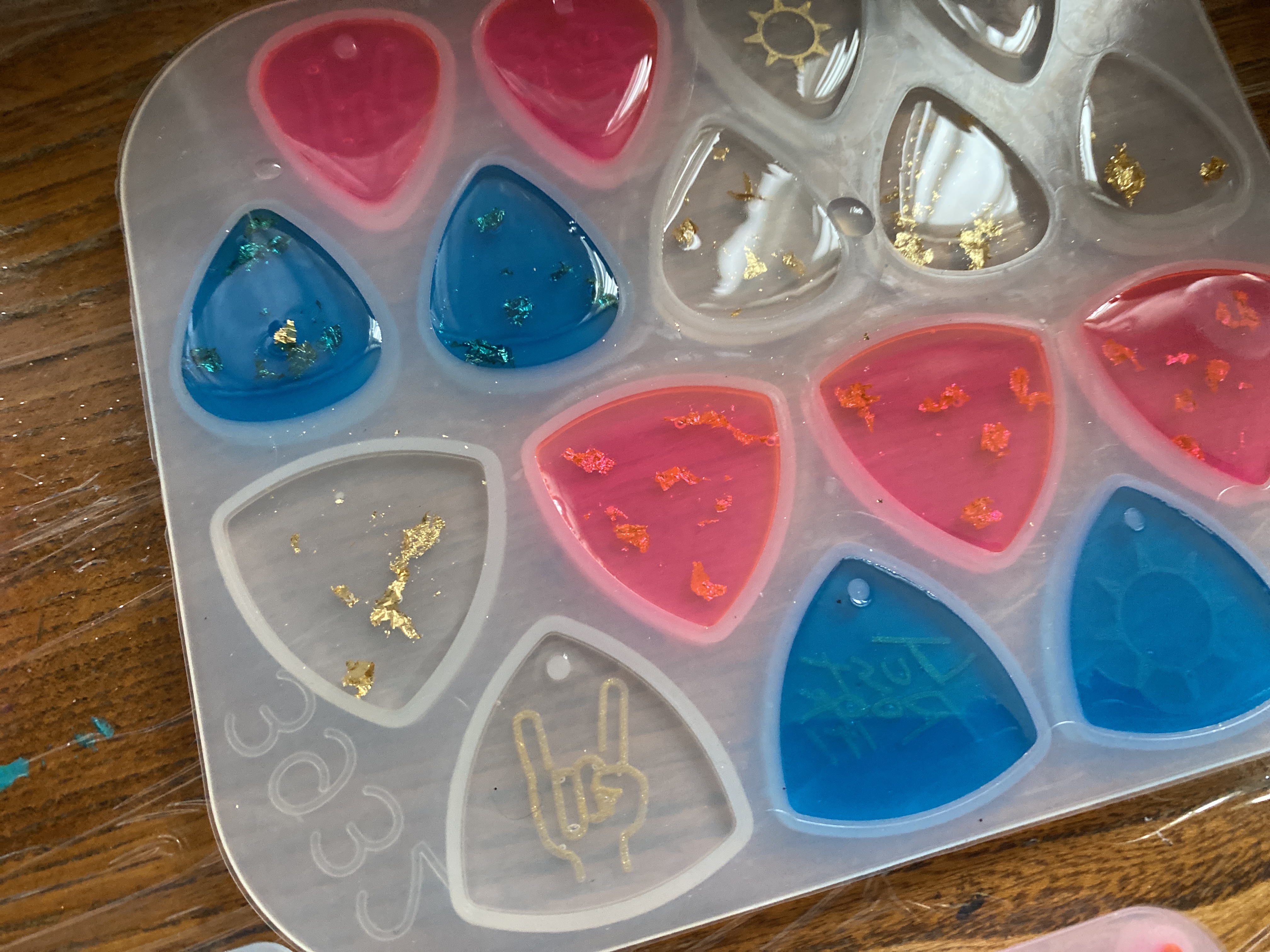 Guitar pick keyrings