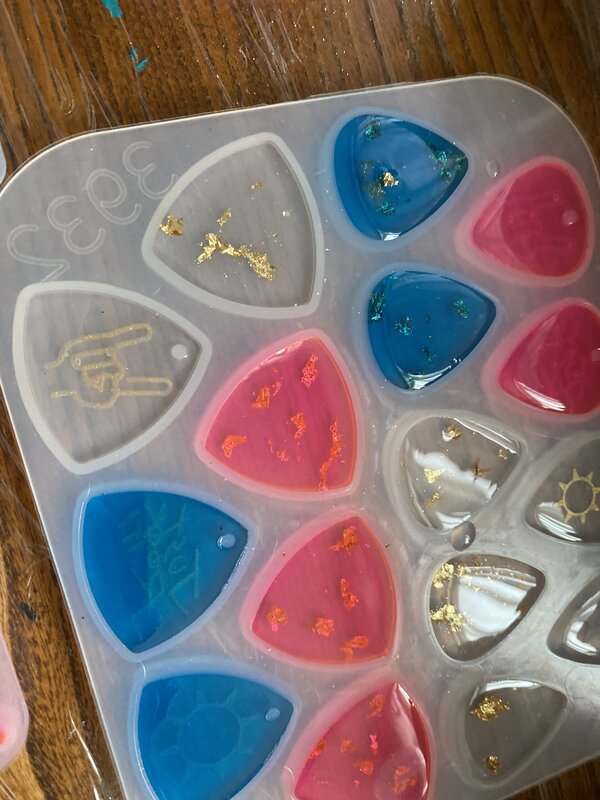 Guitar pick keyrings